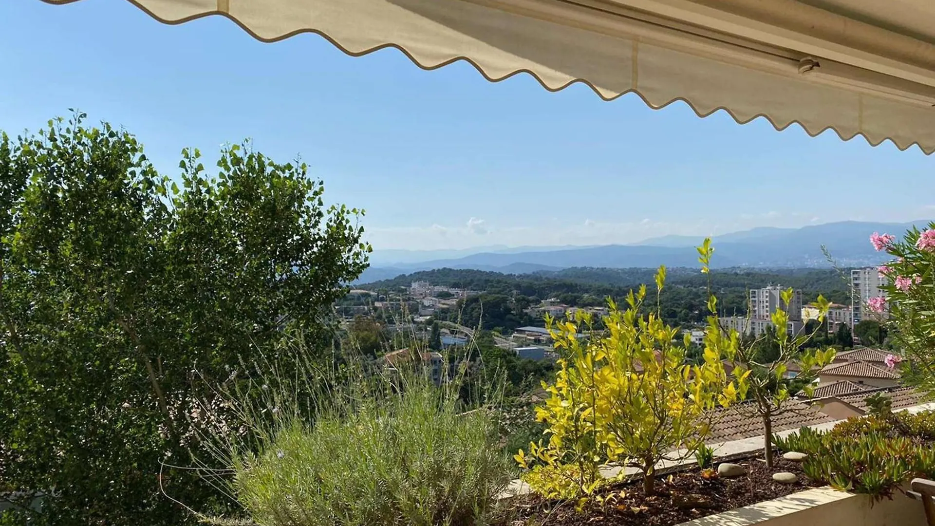 Appartement 2 Pieces Avec Terrasse Et Piscine - 4 Pers - Cannes - Fr-1-609-111 0*,  Frankrig